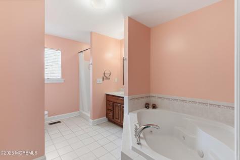 3 Lone Oak Way Eatontown NJ 07724