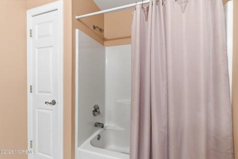 3 Lone Oak Way Eatontown NJ 07724