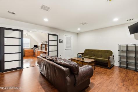 3 Lone Oak Way Eatontown NJ 07724