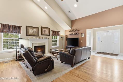 3 Lone Oak Way Eatontown NJ 07724