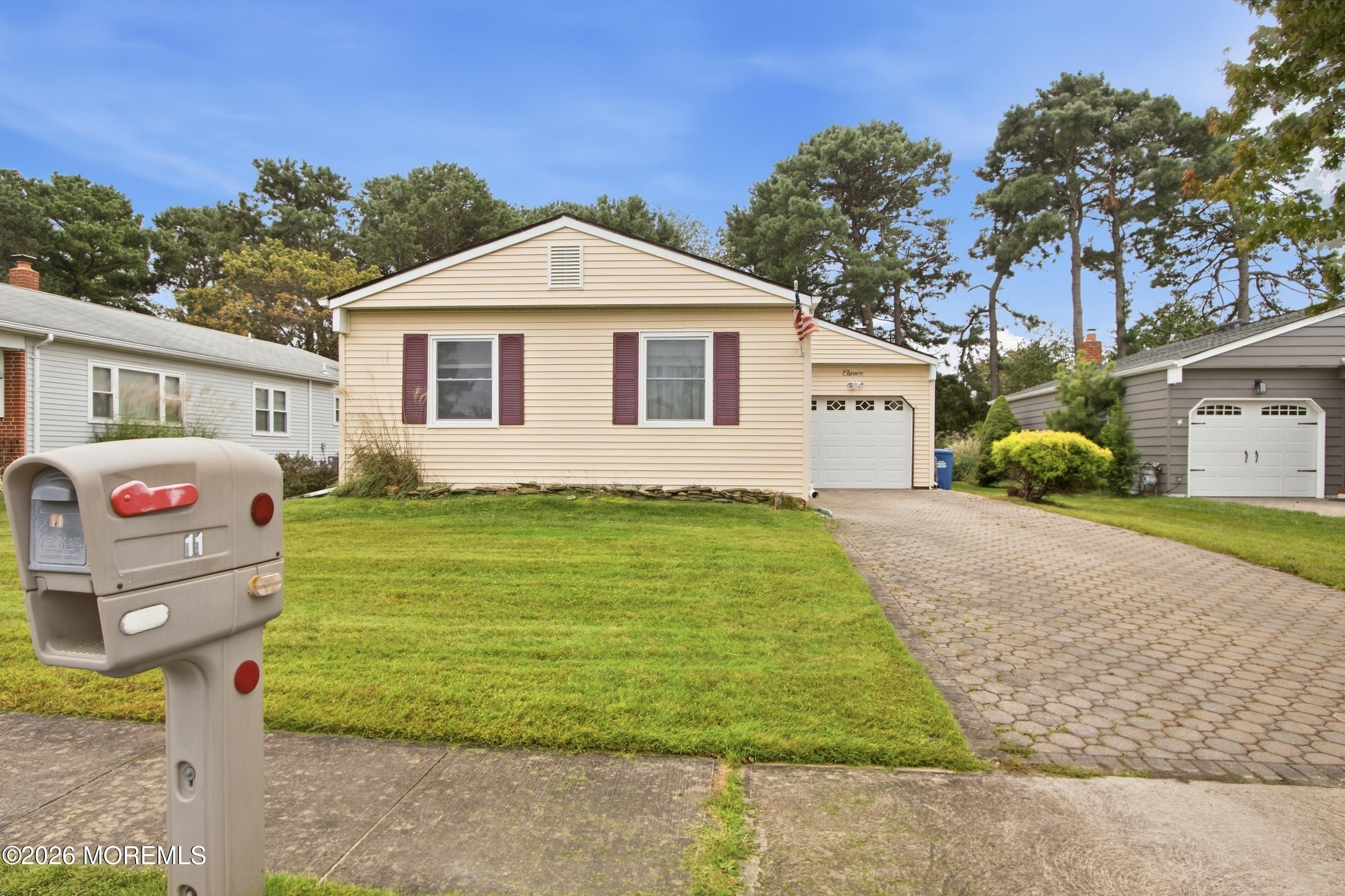 11 Woodstock Drive Toms River NJ 08757