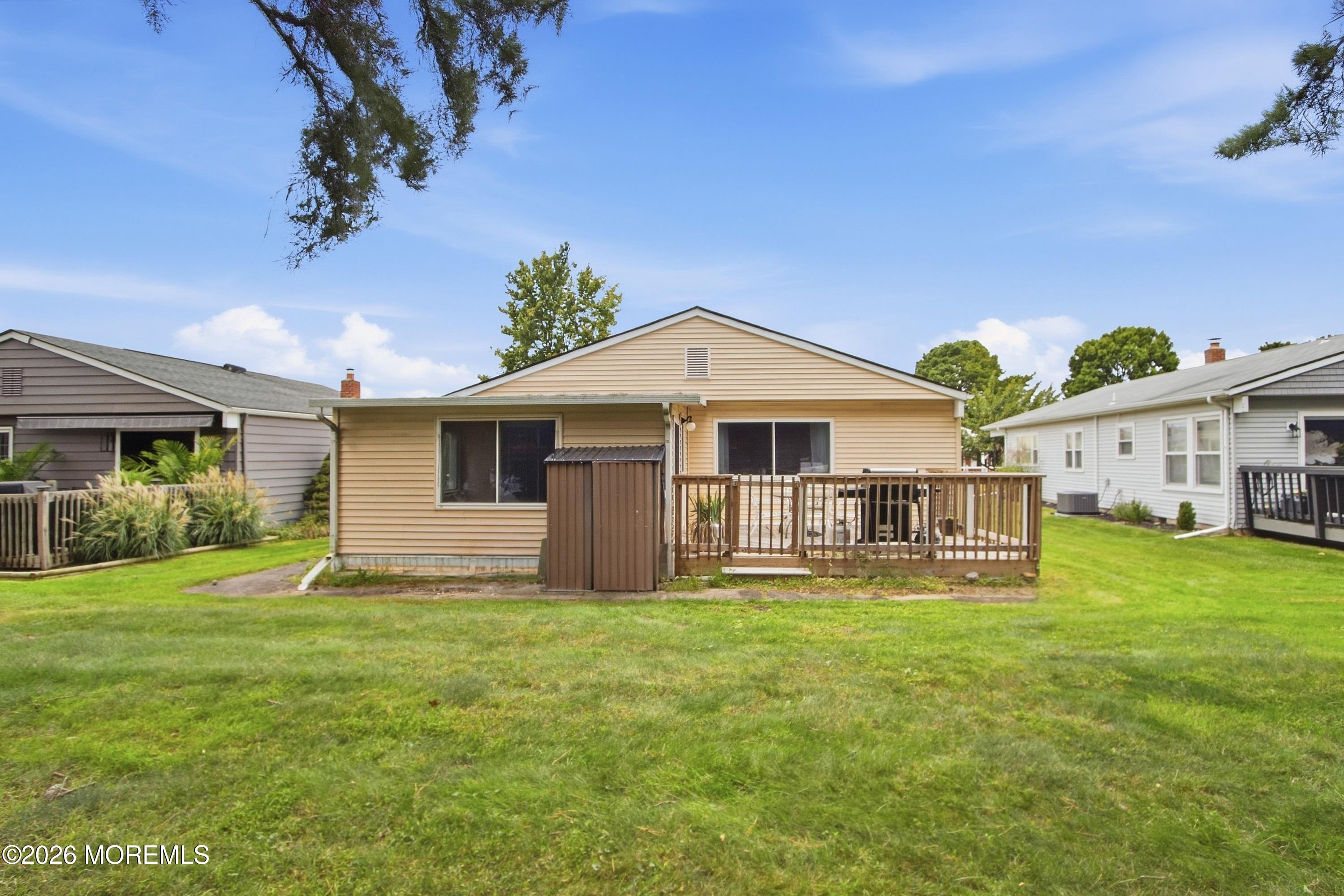 11 Woodstock Drive Toms River NJ 08757