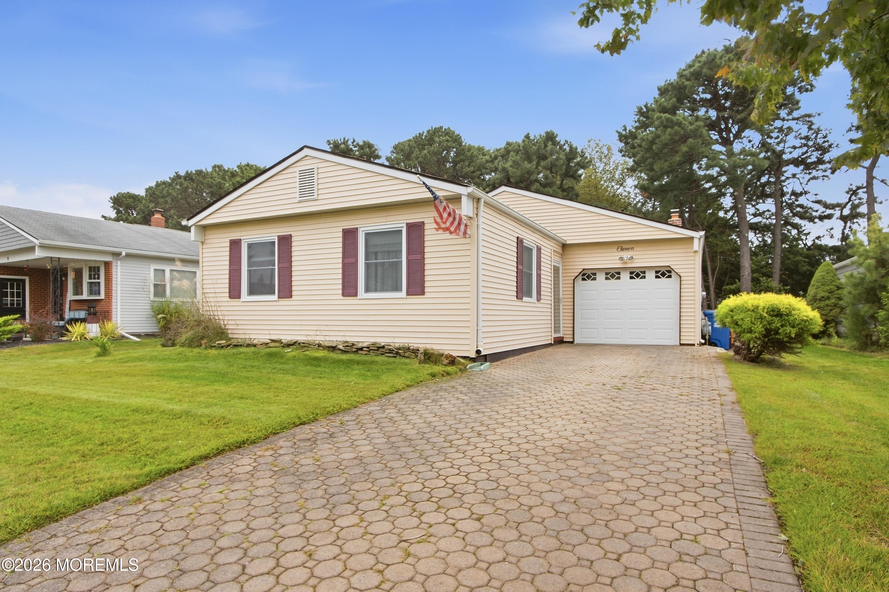 11 Woodstock Drive Toms River NJ 08757