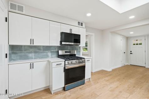 23 Mathiasen Place Aberdeen NJ 07747