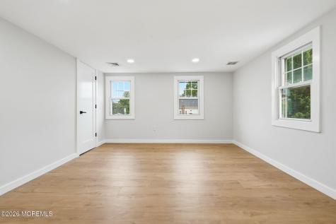 23 Mathiasen Place Aberdeen NJ 07747