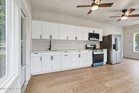23 Mathiasen Place Aberdeen NJ 07747