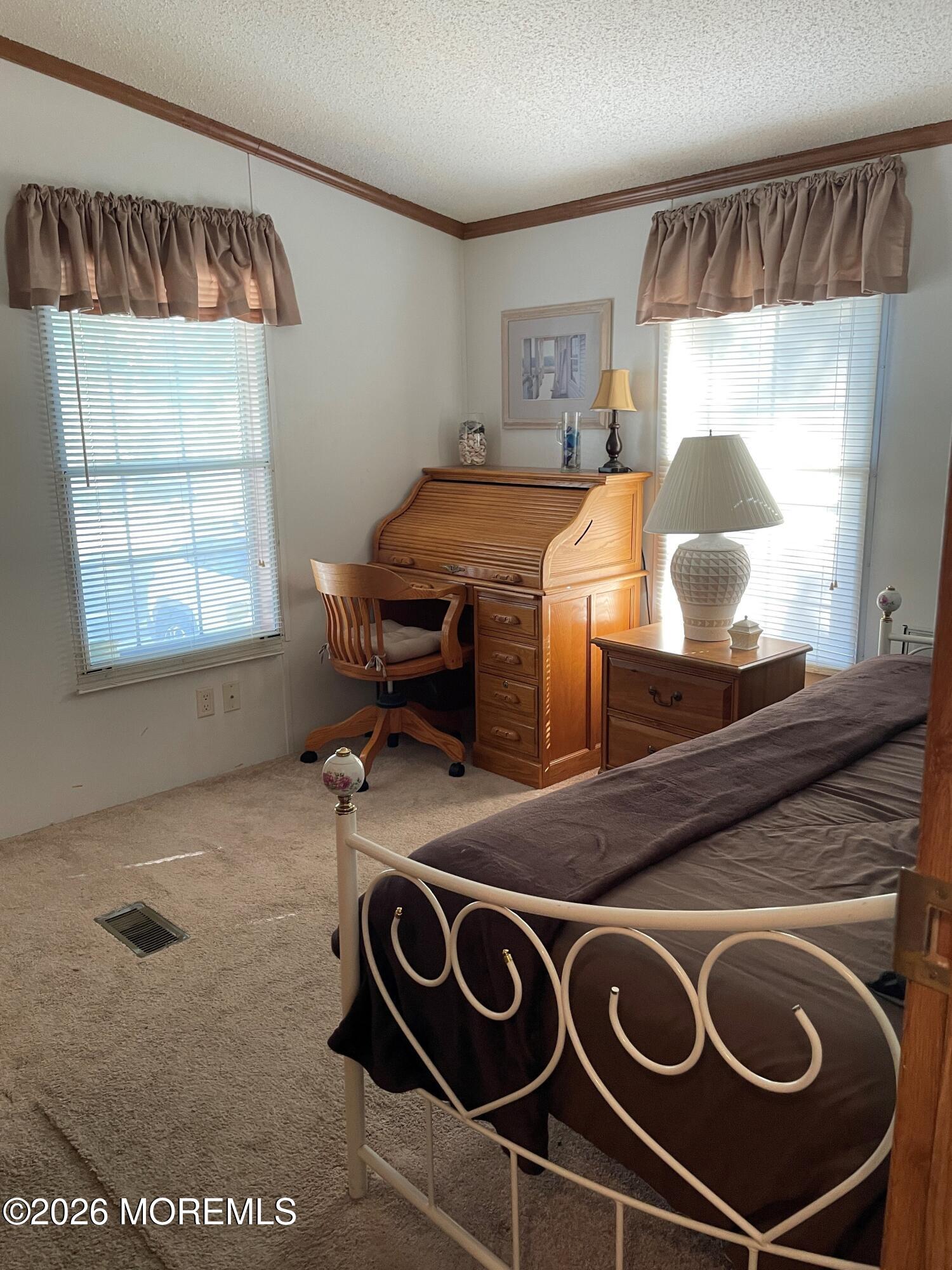 25 Oak Tree Lane Manahawkin NJ 08050