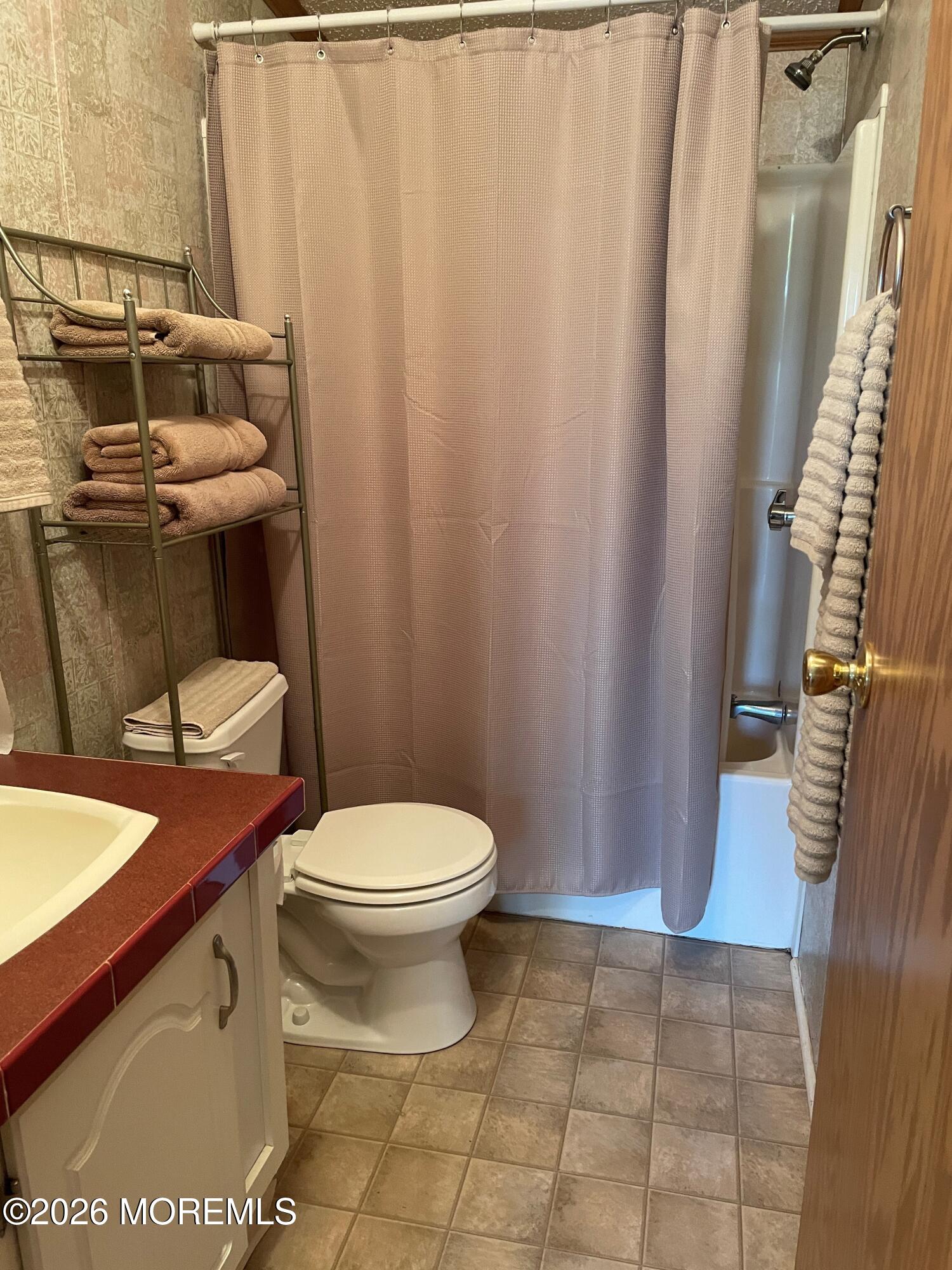 25 Oak Tree Lane Manahawkin NJ 08050