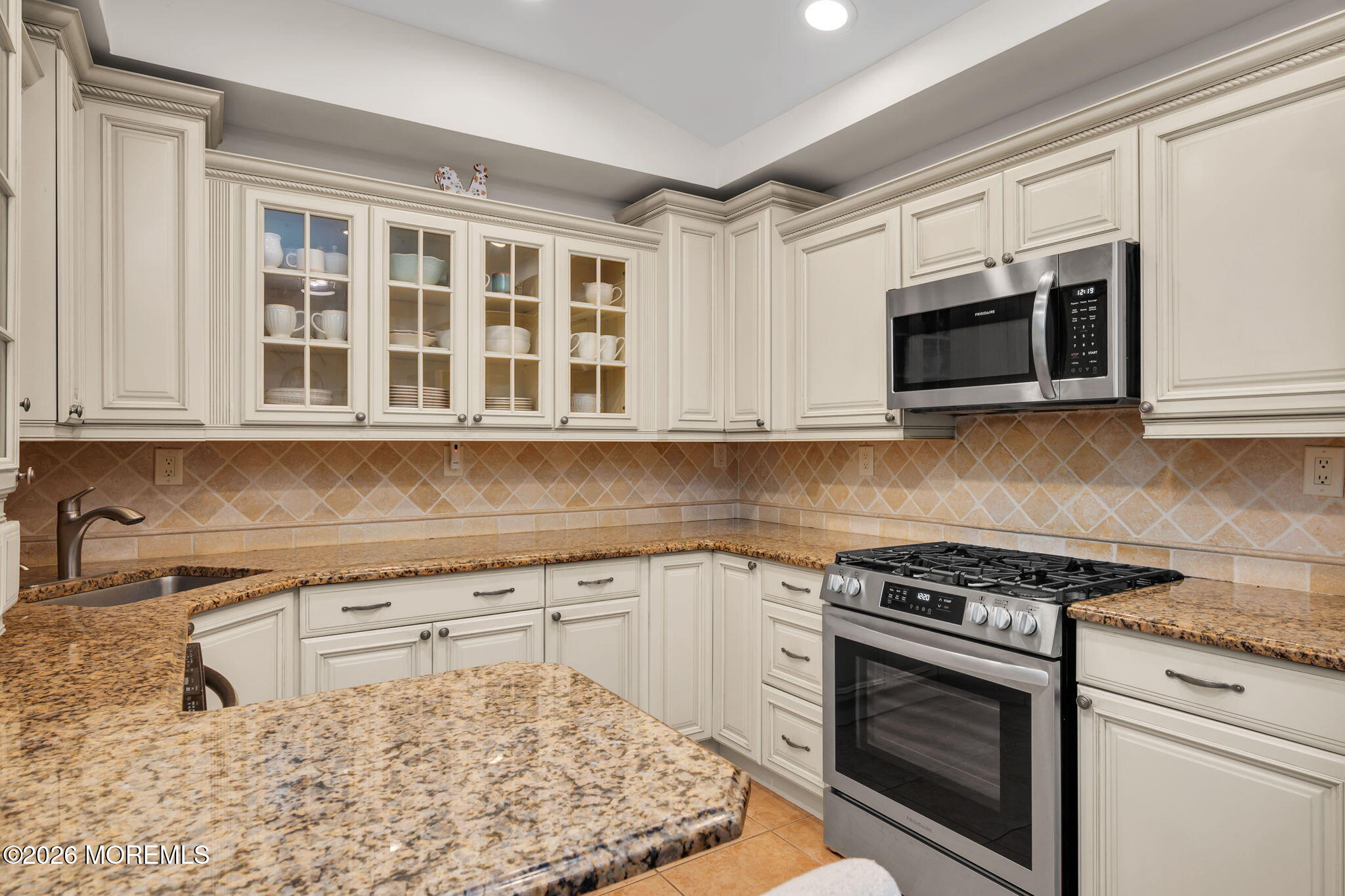 24 Village Lane Middletown NJ 07748
