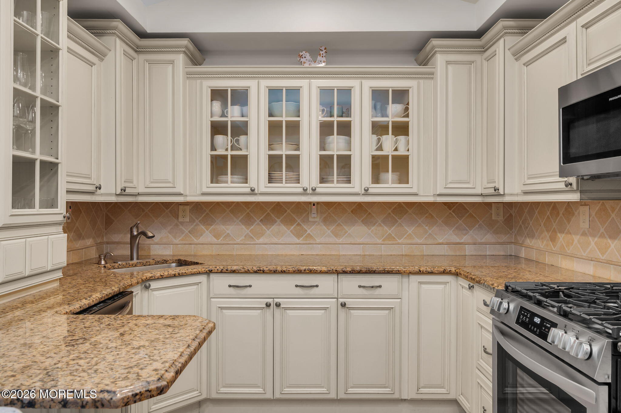 24 Village Lane Middletown NJ 07748
