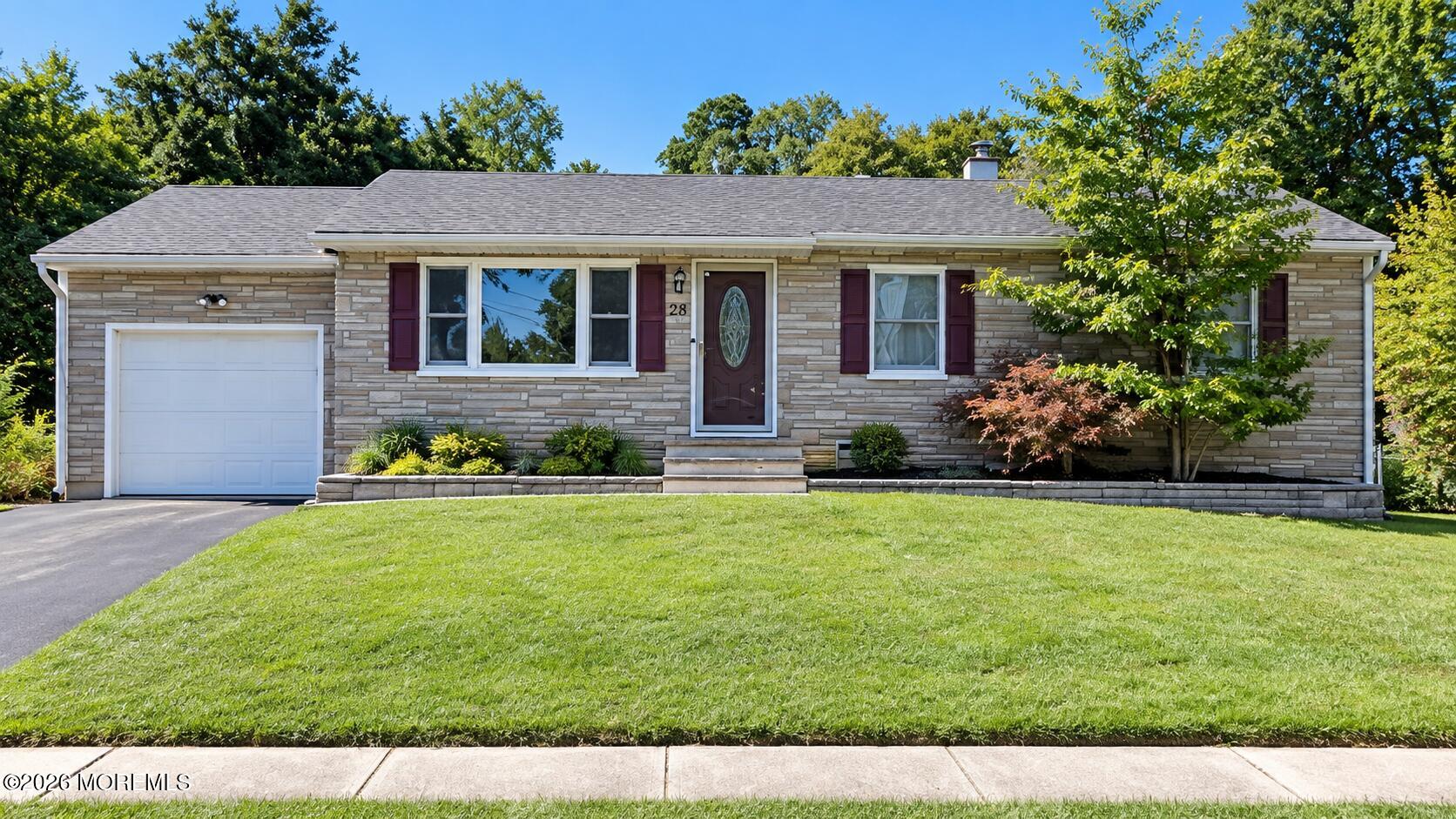 28 Woodside Drive Howell NJ 07731