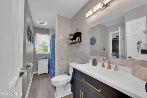 17 Eliot Road Manalapan NJ 07726