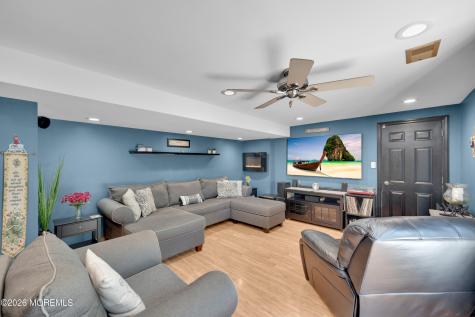 17 Eliot Road Manalapan NJ 07726