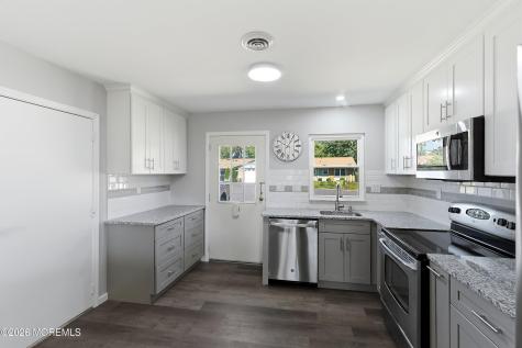 44 Buckingham Drive Manchester NJ 08759