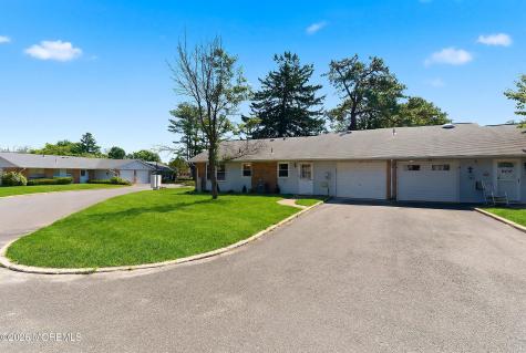 44 Buckingham Drive Manchester NJ 08759