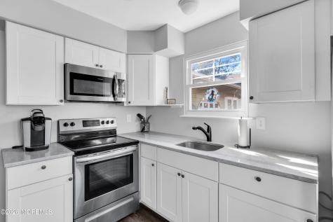 16B Amesbury Road Whiting NJ 08759