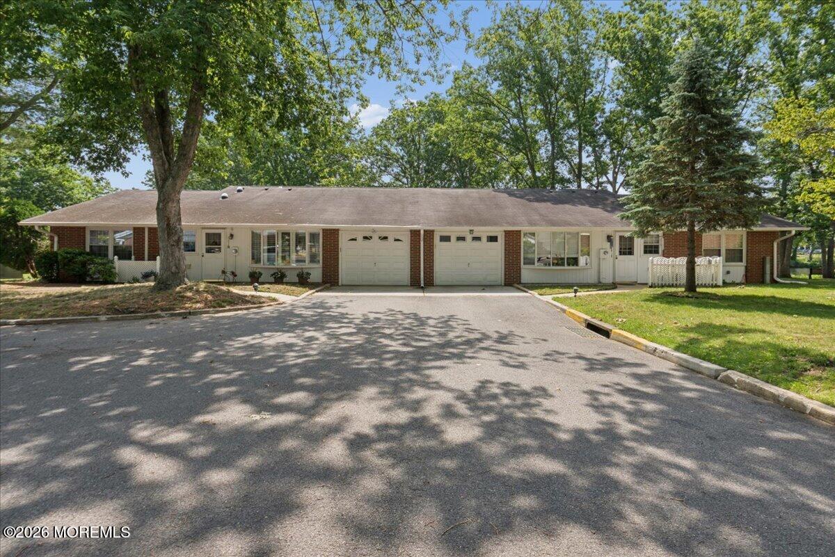 581 Lake Point Drive Lakewood NJ 08701