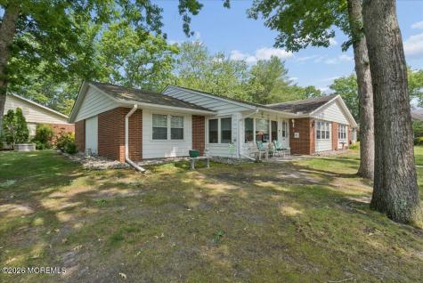 581 Lake Point Drive Lakewood NJ 08701