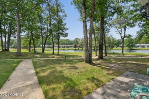 581 Lake Point Drive Lakewood NJ 08701