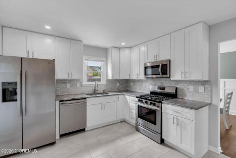 1516 Mizzen Avenue Beachwood NJ 08722