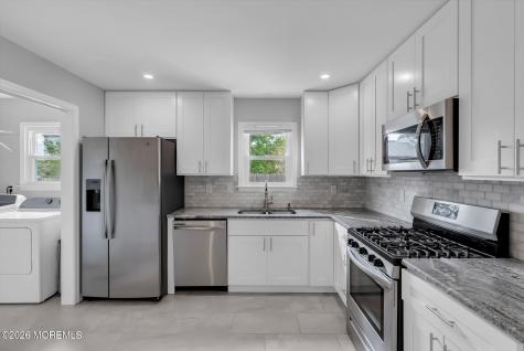 1516 Mizzen Avenue Beachwood NJ 08722