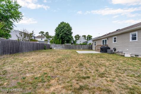 1516 Mizzen Avenue Beachwood NJ 08722