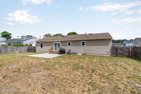 1516 Mizzen Avenue Beachwood NJ 08722