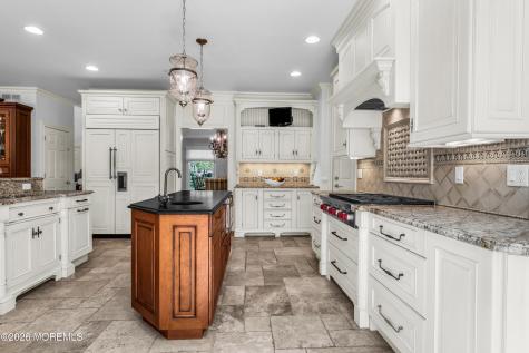 2 Falcon Ridge Circle Holmdel NJ 07733