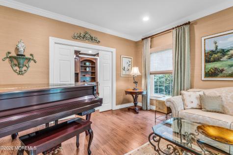 2 Falcon Ridge Circle Holmdel NJ 07733