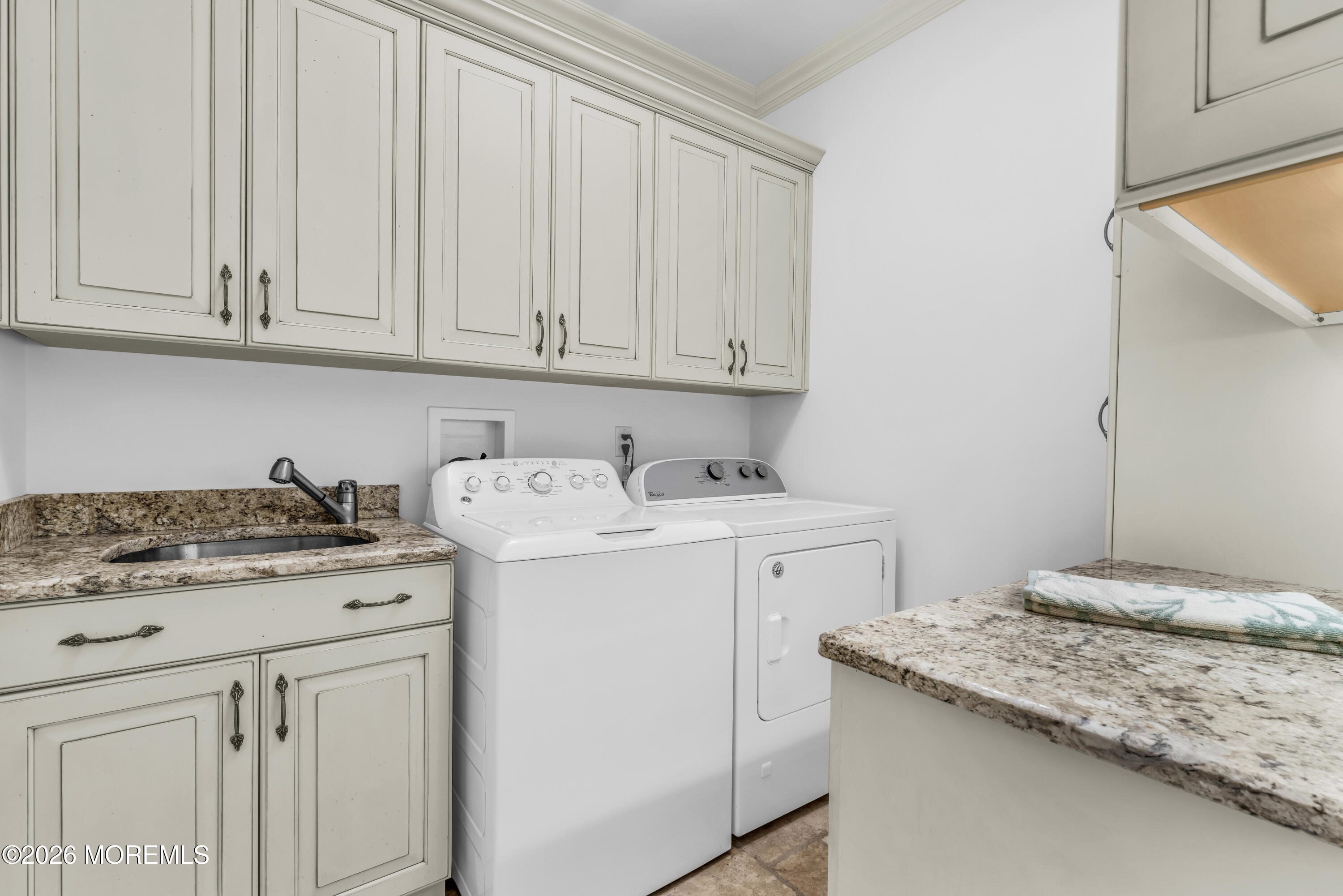 2 Falcon Ridge Circle Holmdel NJ 07733