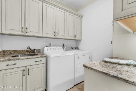 2 Falcon Ridge Circle Holmdel NJ 07733