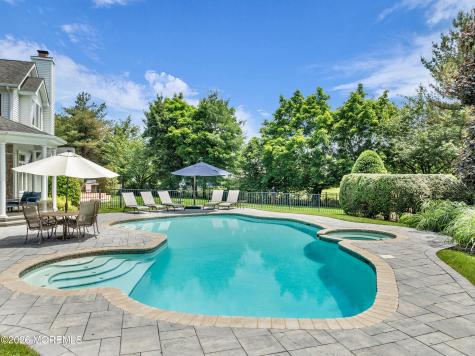 2 Falcon Ridge Circle Holmdel NJ 07733