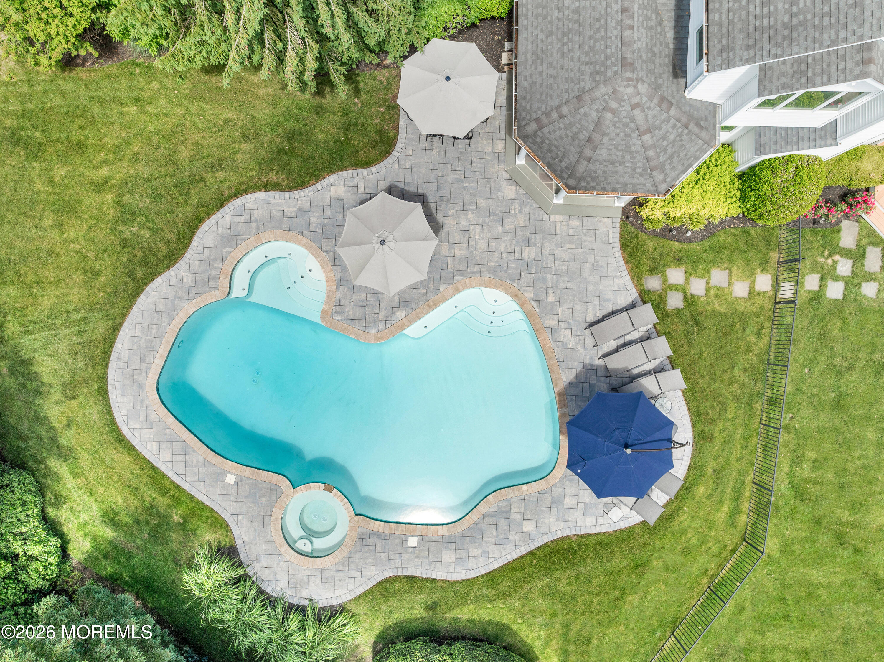 2 Falcon Ridge Circle Holmdel NJ 07733