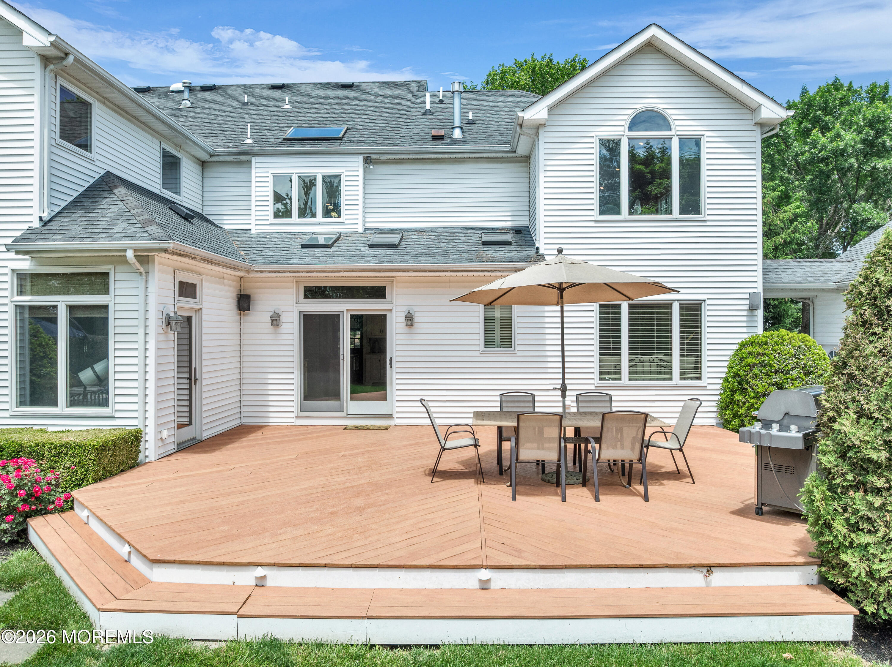 2 Falcon Ridge Circle Holmdel NJ 07733