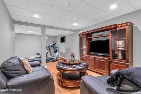 2 Falcon Ridge Circle Holmdel NJ 07733