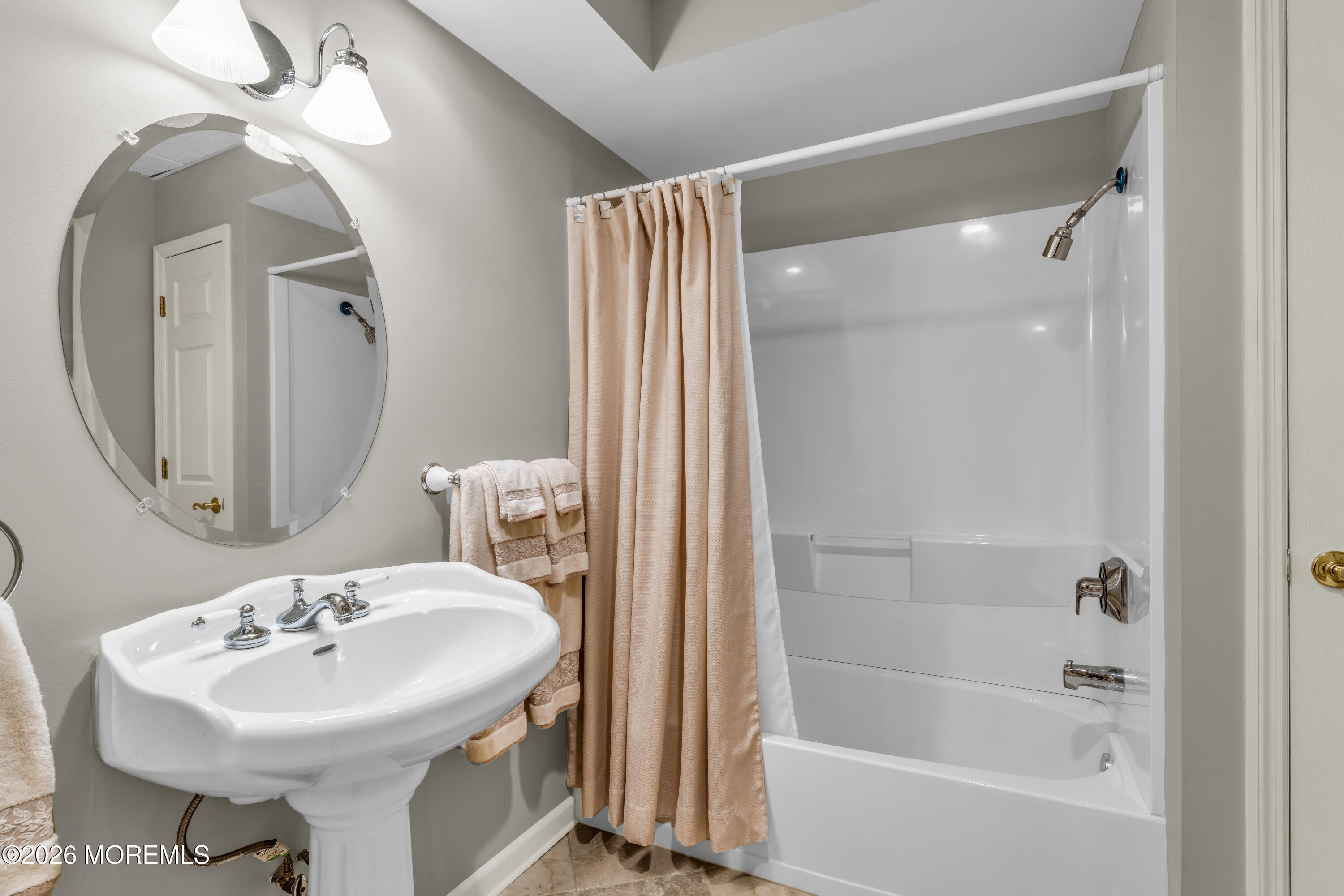 2 Falcon Ridge Circle Holmdel NJ 07733