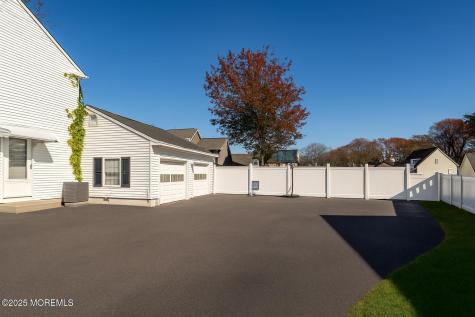 109 Foxhollow Drive Lanoka Harbor NJ 08734