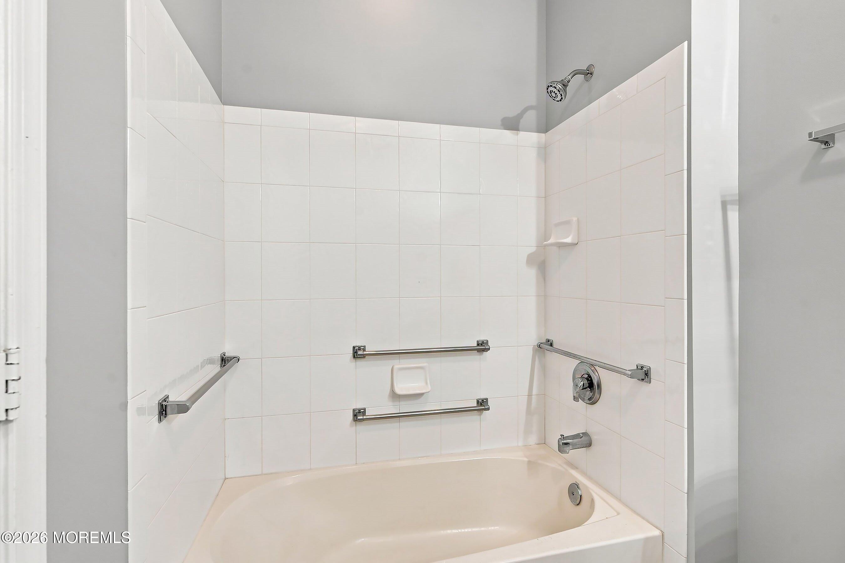 12 Dunrovin Court Manchester NJ 08759