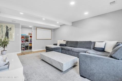 27 Greenleaf Drive Manalapan NJ 07726