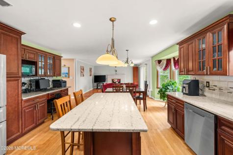 23 Dunn Drive Marlboro NJ 07746