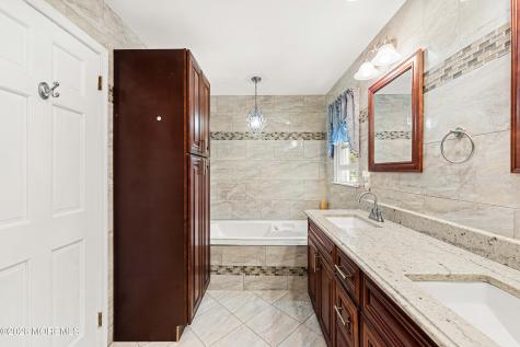 23 Dunn Drive Marlboro NJ 07746