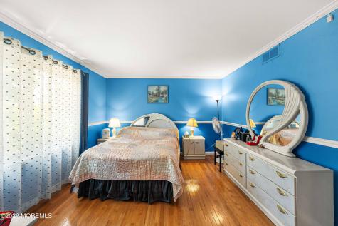 23 Dunn Drive Marlboro NJ 07746