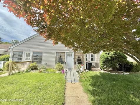 93 Halls Croft Road Freehold NJ 07728