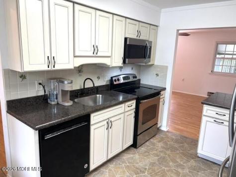 28 Norwalk Avenue Whiting NJ 08759
