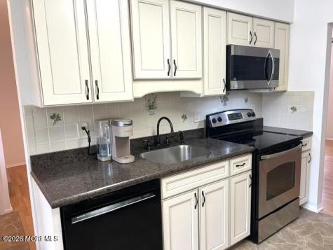 28 Norwalk Avenue Whiting NJ 08759