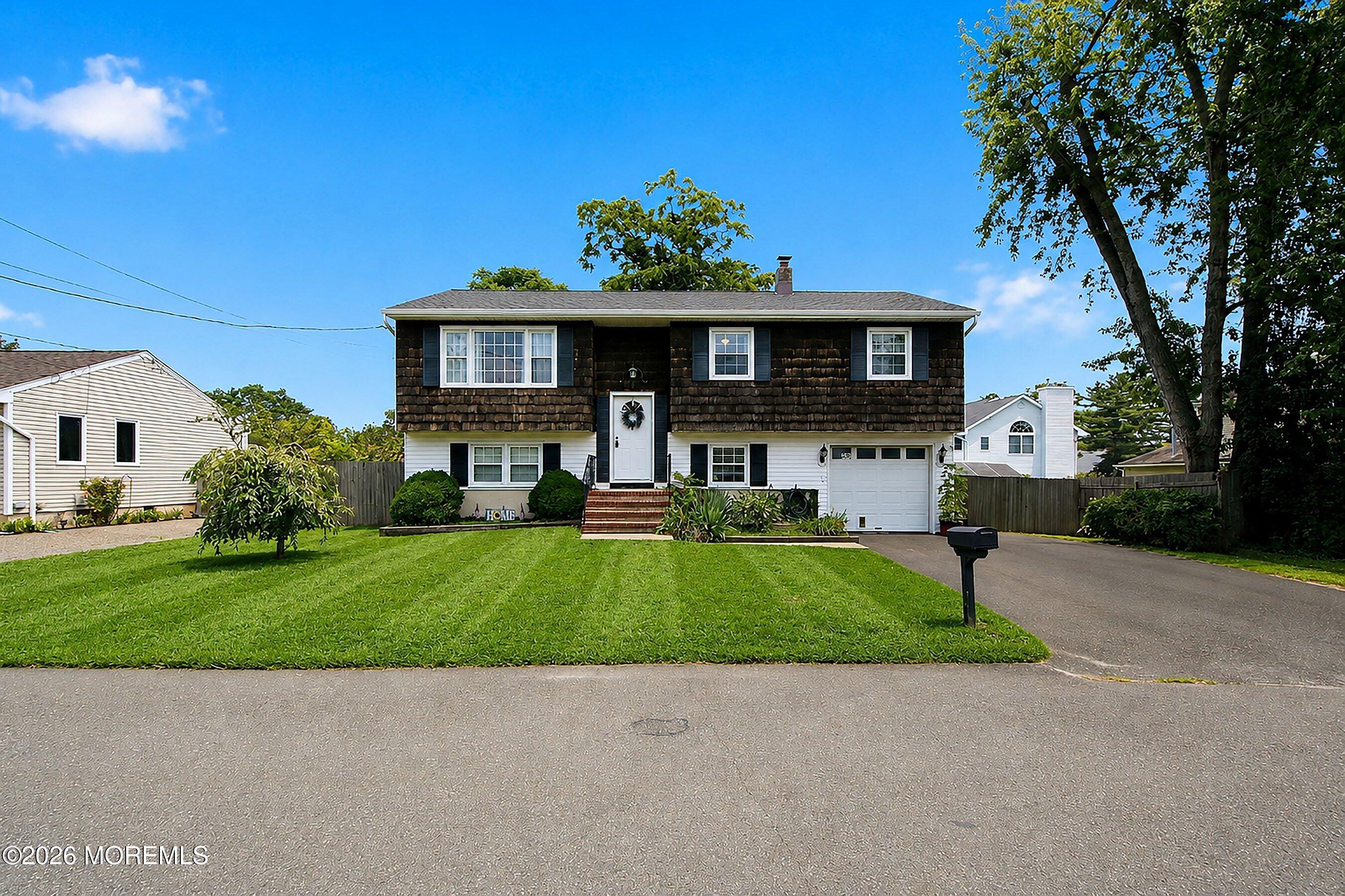 545 Neptune Avenue Beachwood NJ 08722