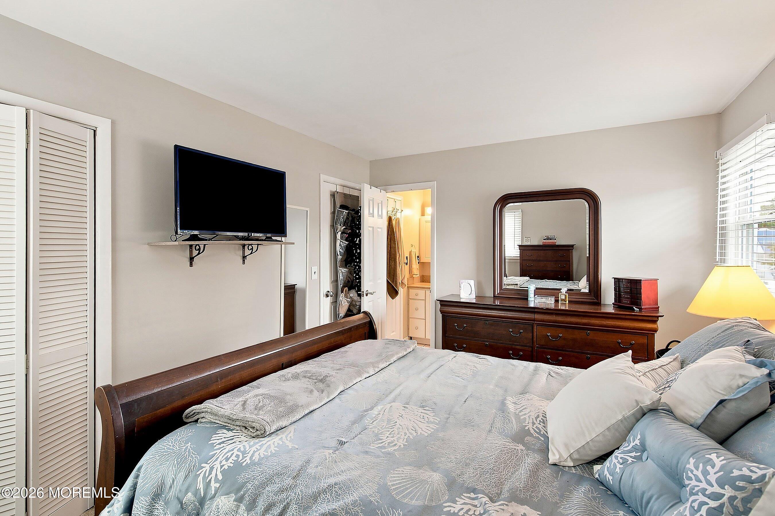 545 Neptune Avenue Beachwood NJ 08722