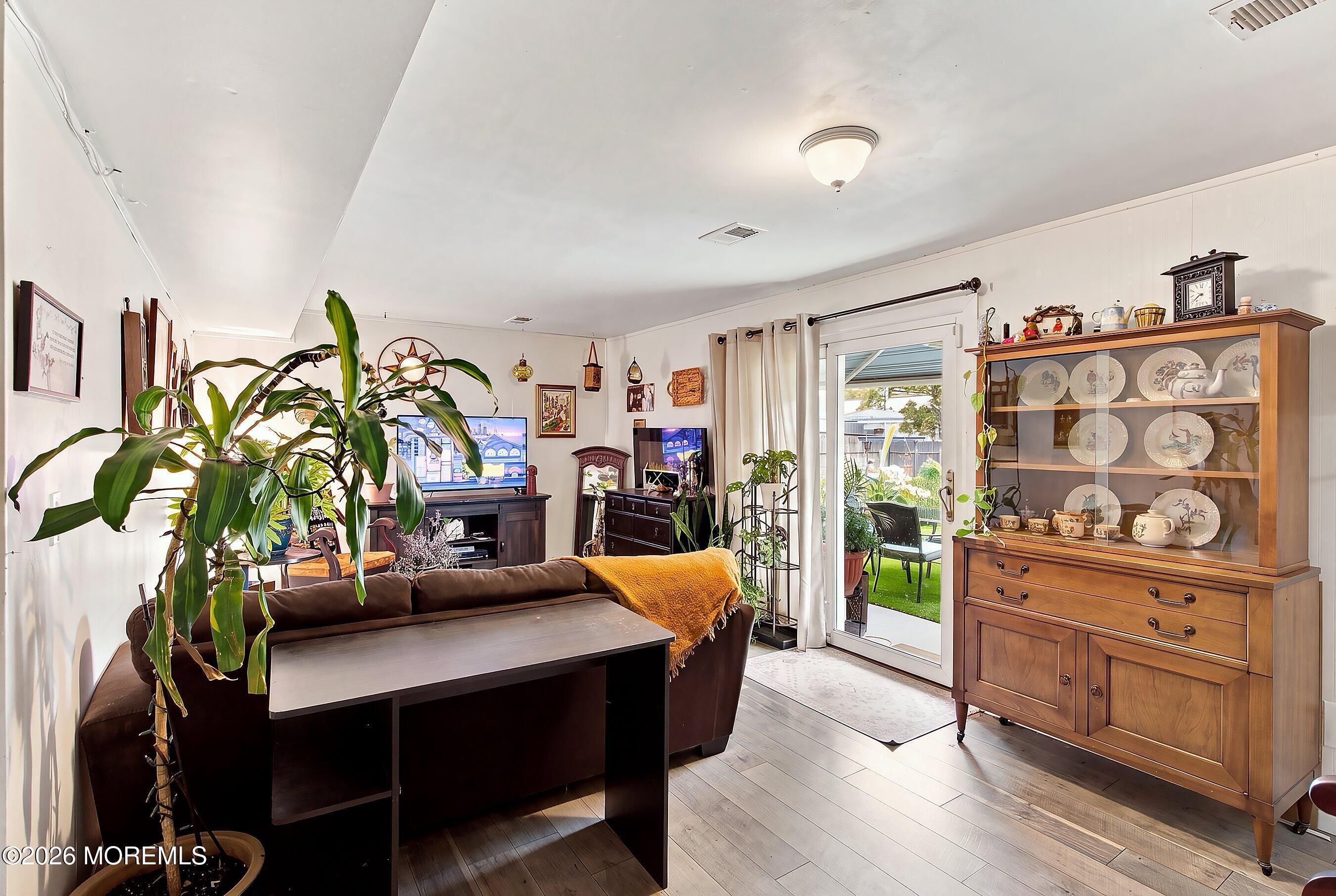545 Neptune Avenue Beachwood NJ 08722