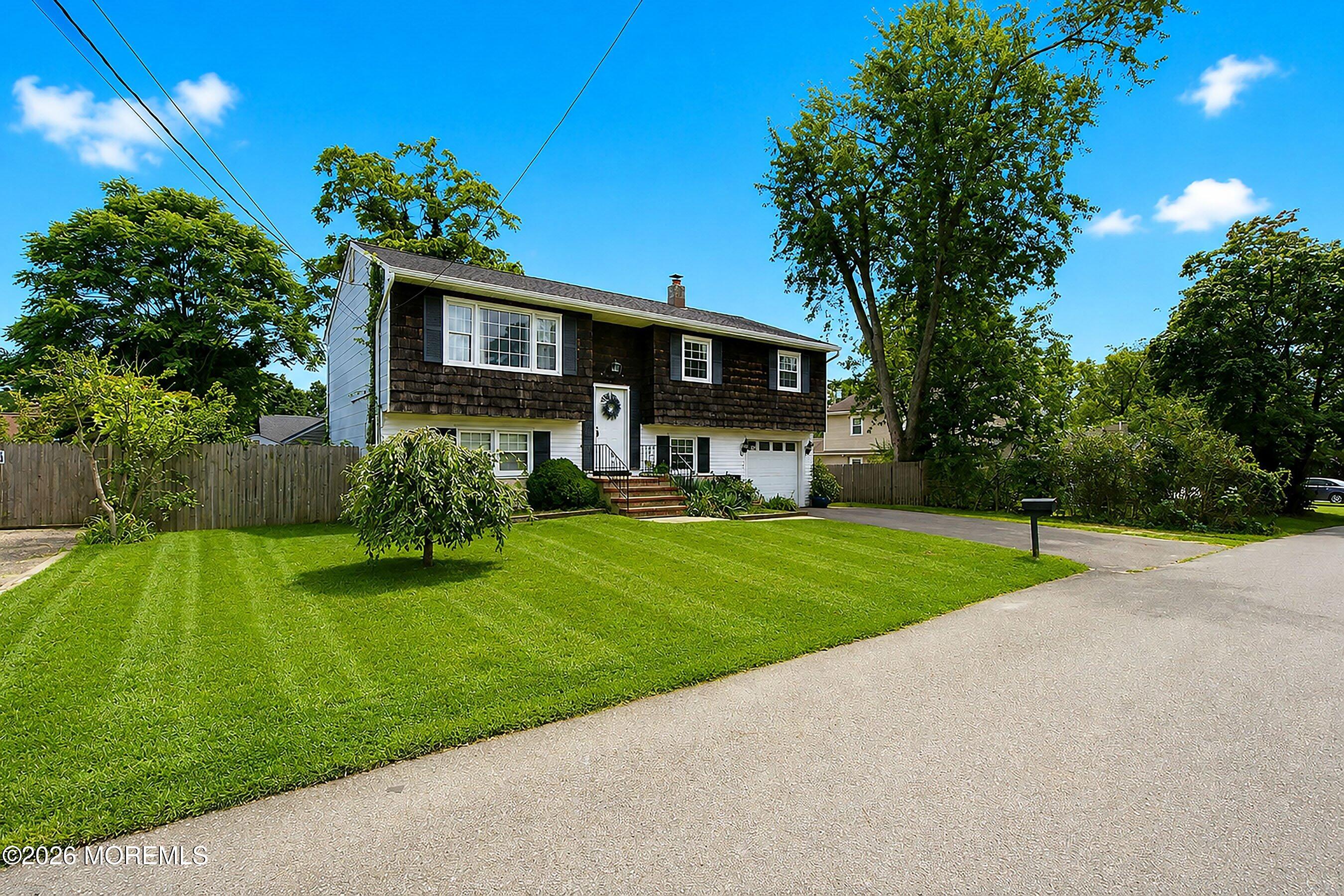 545 Neptune Avenue Beachwood NJ 08722