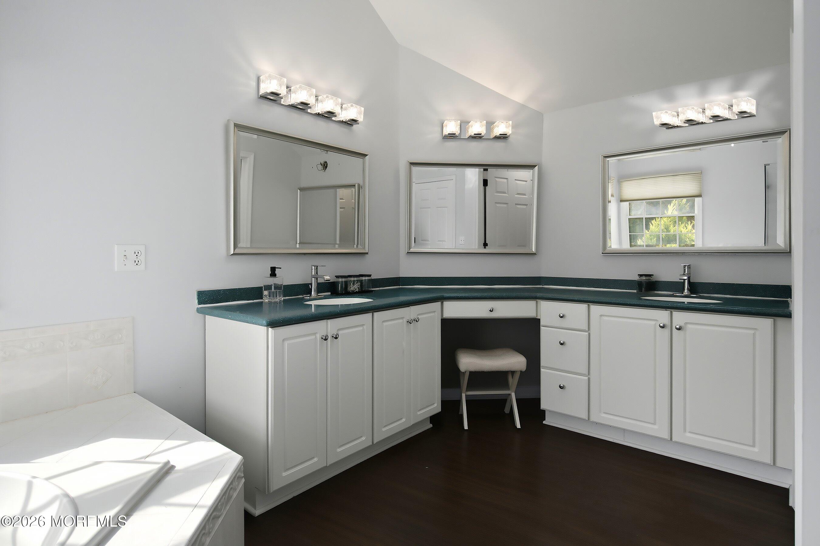 221 Verdant Court Freehold NJ 07728